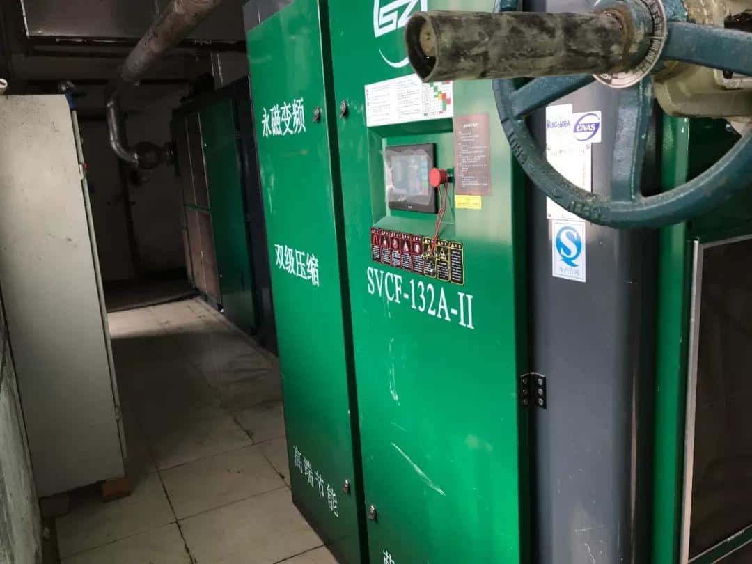 ����׃�l�Չ��C