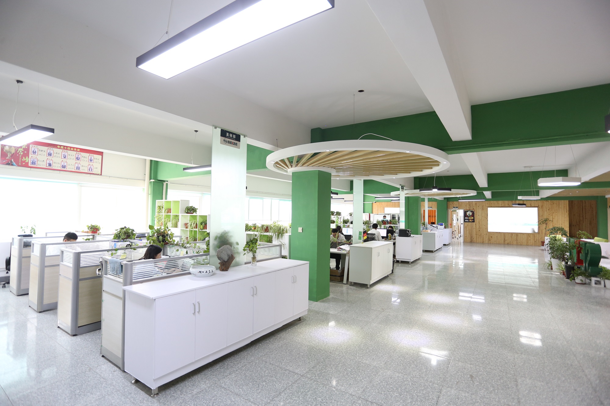 薩震節(jié)能空壓機