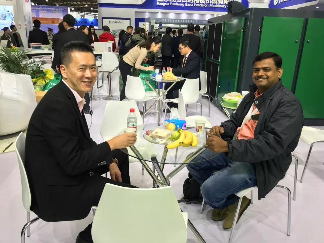 薩震節(jié)能空壓機(jī)